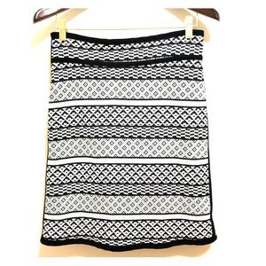 Lapis: Women’s Pencil Cut Skirt M